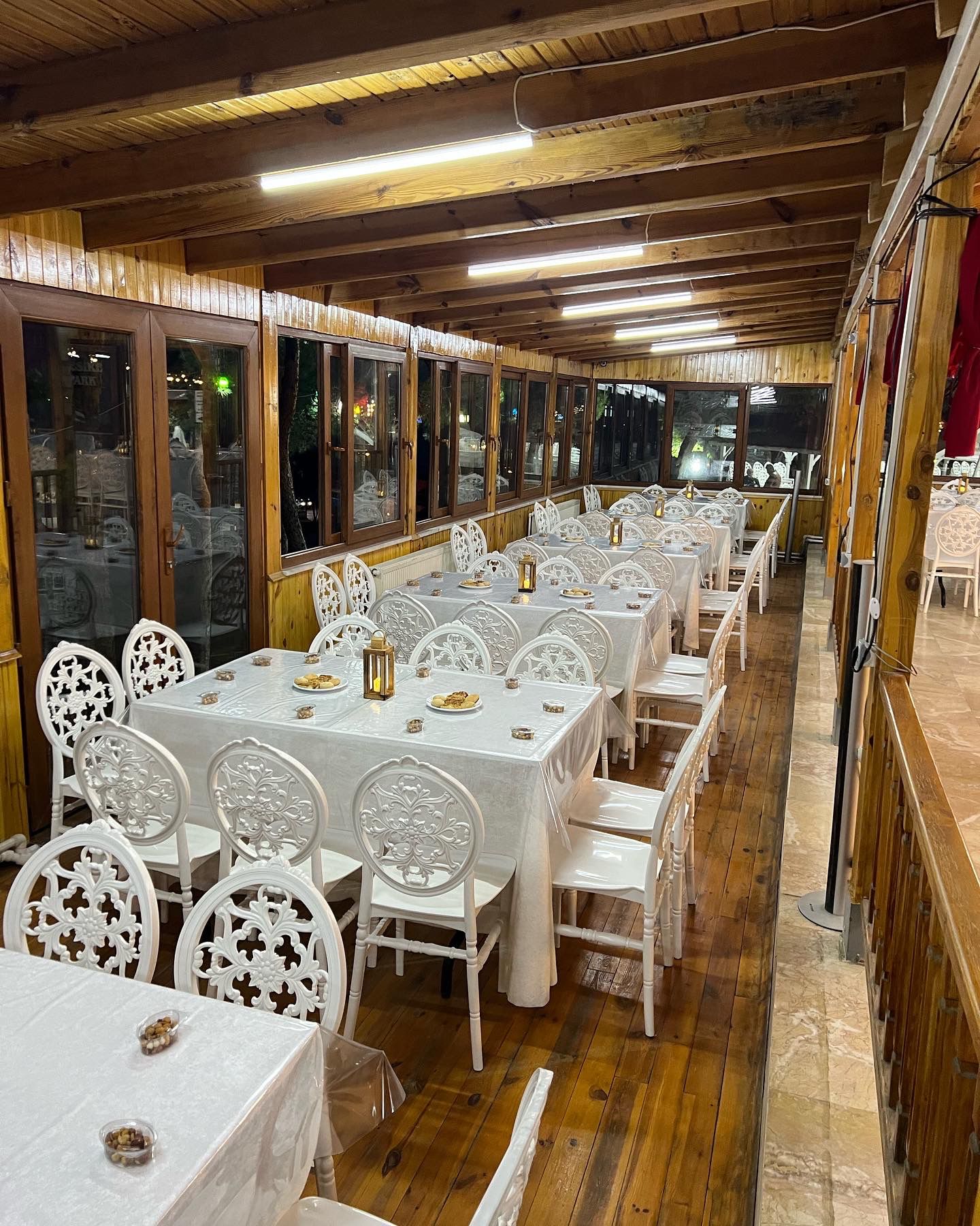 SALONUMUZDAN KARELER